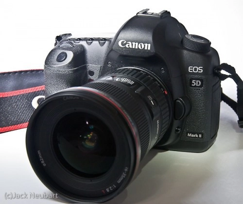 Canon 5d mark ii xách tay giá chỉ còn 357 triệu đồng - 1