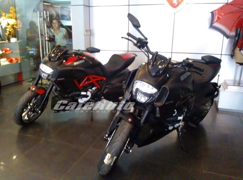 Cặp đôi ducati diavel phiên bản mới 2015 xuất hiện tại việt nam - 1