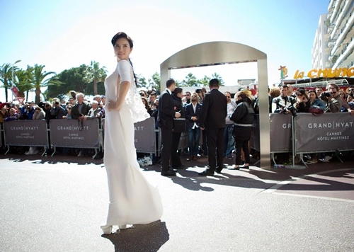 Chấm điểm thời trang sao việt tại cannes 2013 - 19