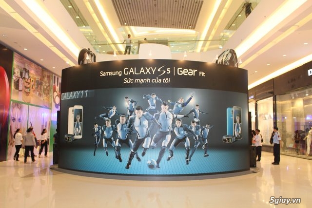 Chiến dịch galaxy 11 khởi động tại crescent mall tp hcm - 1