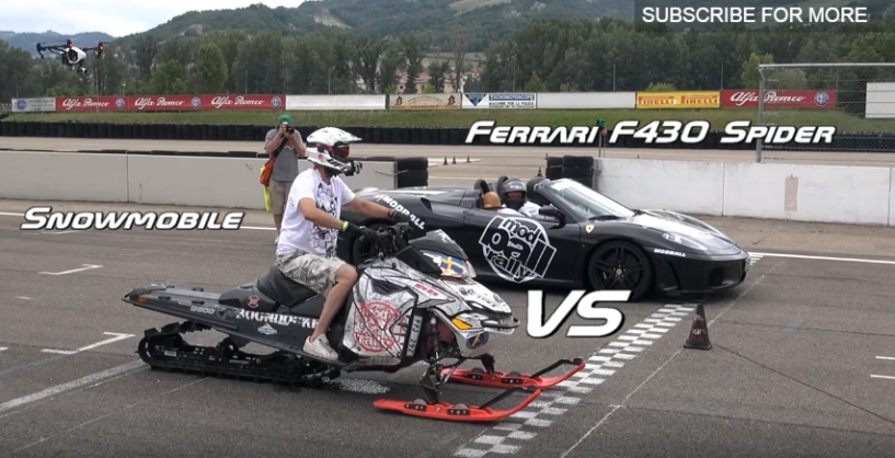 clip cuộc đua thú vị giữa xe mô tô trượt tuyết và bộ đôi siêu xe ferrari - 1