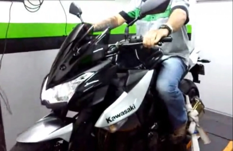 clip kawasaki z1000 đang test gì vậy - 1