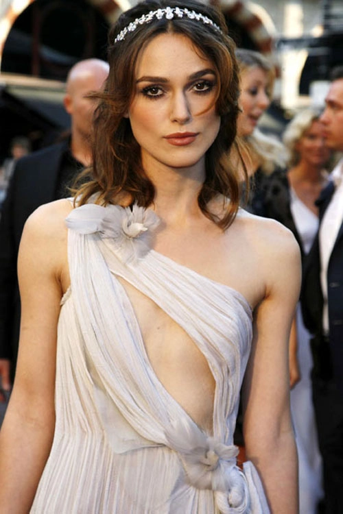 Công thức mặc đẹp của quý cô ngực lép keira knightley - 18