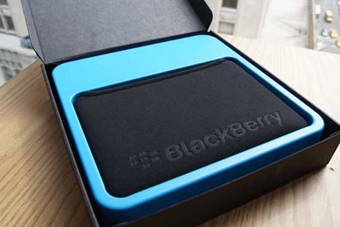 đập hộp blackberry playbook - 2