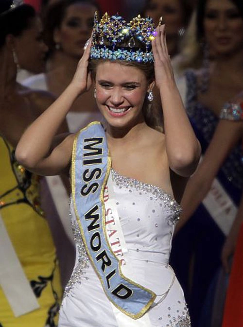 Đi tìm gam màu may mắn của các miss world - 13