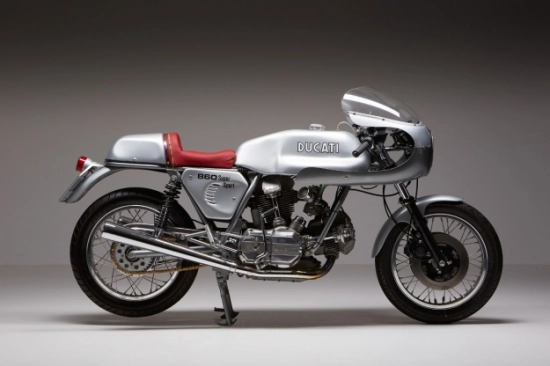 Ducati 860 gt độ cafe racer trái tim ý trong vẻ đẹp anh - 6