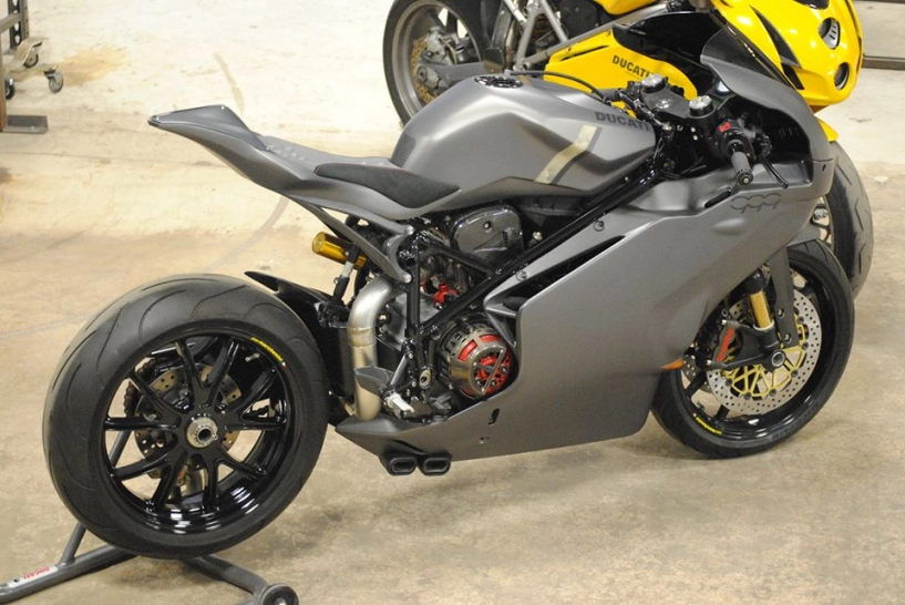 Ducati 999 phiên bản carbon fiber - 8
