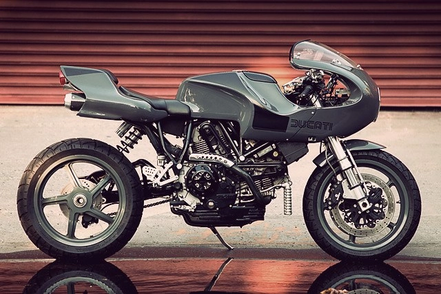 Ducati mh900e chiếc xe đua cổ với vẻ đẹp không thể cưỡng lại - 1