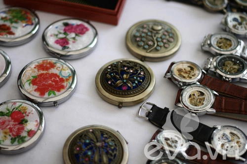 Flea market điểm đến của tín đồ mê mua sắm - 11