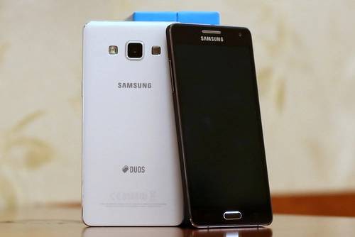 Galaxy a5 - smartphone vỏ kim loại mỏng nhất của samsung - 1