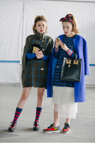Gu mặc ấn tượng của tín đồ thời trang seoul fashion week - 1