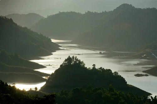 hạ long trên cạn ở thung nai - 1