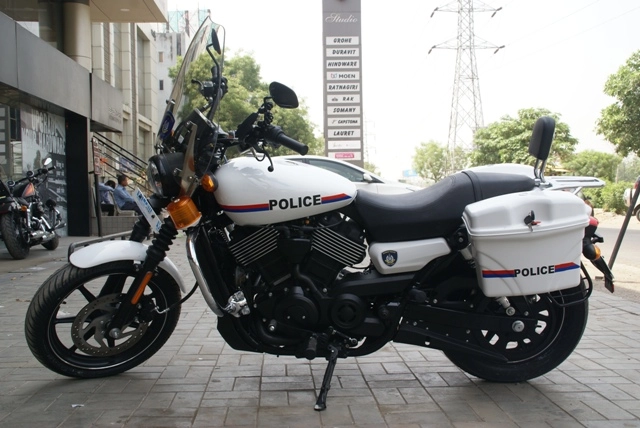 Harley-davidson street 750 dùng làm xe cảnh sát - 1