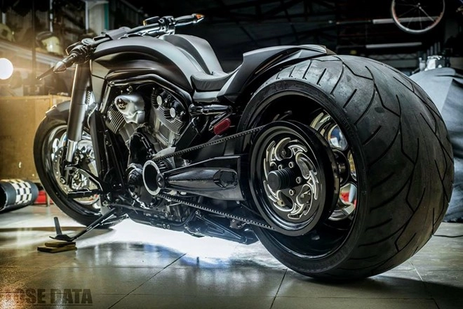 Harley-davidson v-rod độ bánh khủng tại sài gòn - 1