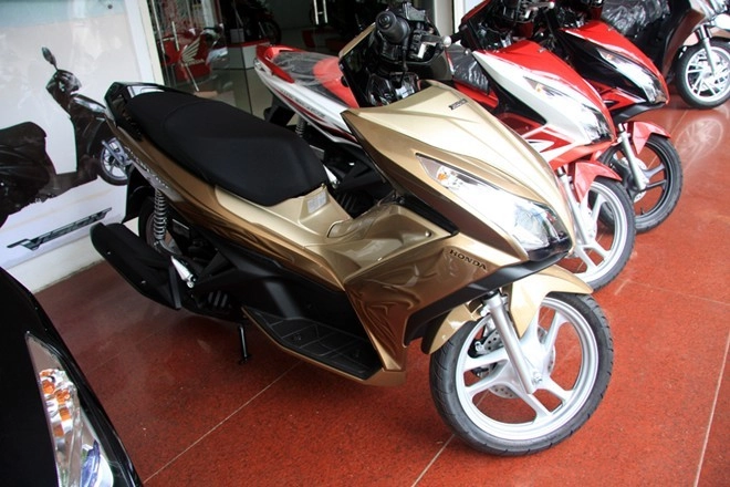 Honda airblade 125 với 3 lần thay áo mới ở việt nam - 1