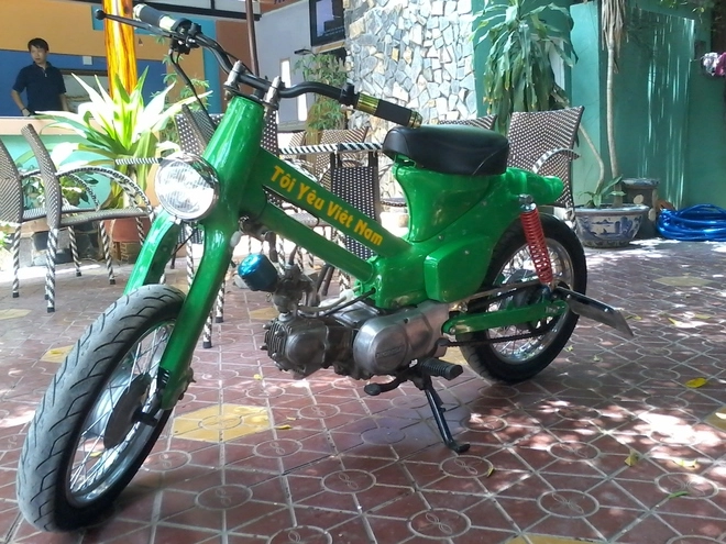 Honda cub độ phong cách bobber của chàng sinh viên việt - 1