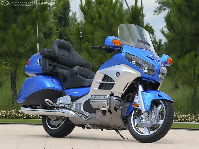 Honda gold wing xuất xưởng thứ 300 triệu - 1