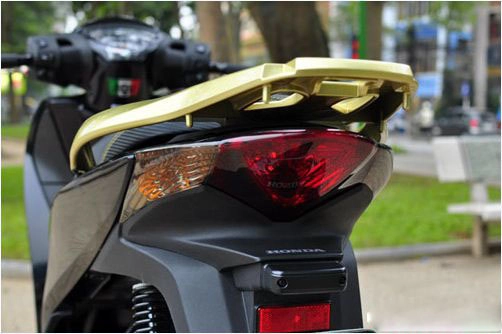 Honda sh độ thanh lịch đan xen vàng đồng cùng đen huyền bí - 6