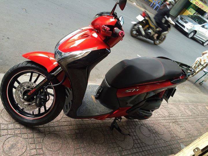 Honda sh với màu đỏ candy cực tươi - 1