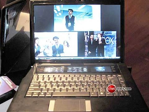 Intel trình diễn laptop 4 màn hình - 1