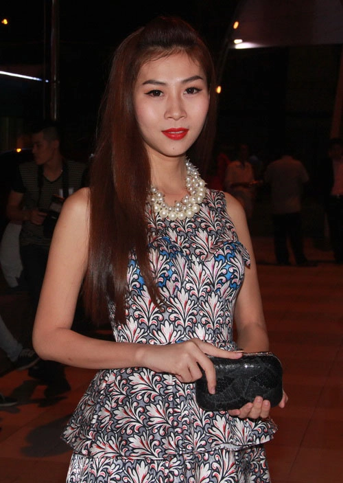 Jessica minh anh khoe vong 1 phăng li - 10