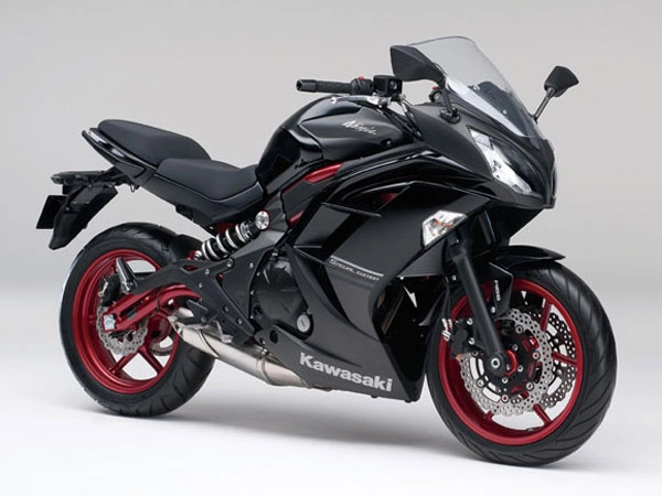 Kawasaki ninja 400 abs chất hơn với màu sơn đặc biệt - 1