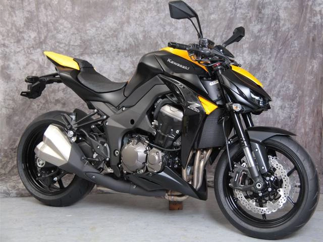 Kawasaki z1000 đen - vàng ở xứ phù tang - 1