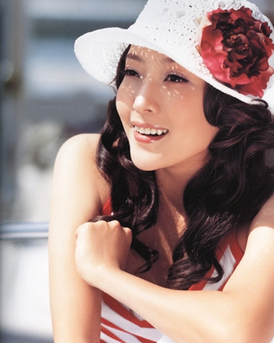 Kim hee sun điệu đà với các kiểu mũ - 1