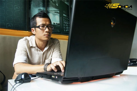 Laptop khủng của alienware tại tp hcm - 1