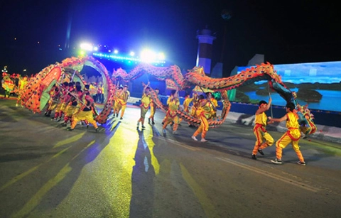 Lễ hội carnaval rực rỡ sắc màu - 1