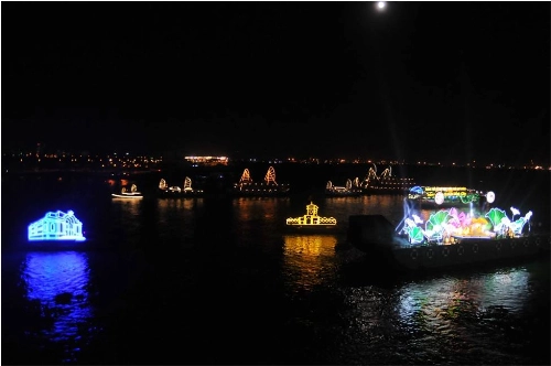 Lễ hội thuyền đăng trên sông sài gòn - 1