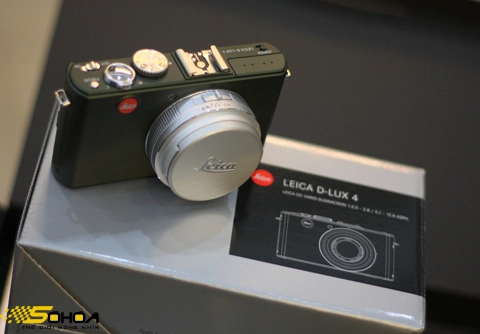 Leica xanh oliu giá gần 1500 usd - 1