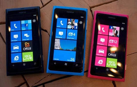 Lumia 800 thử pin sau bản vá lỗi - 1