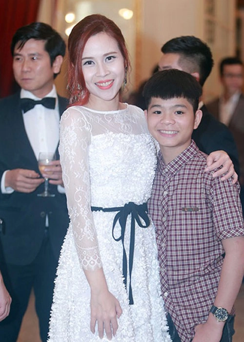 Lưu hương giang lại lộ chiếc cằm nhọn hoắt - 10