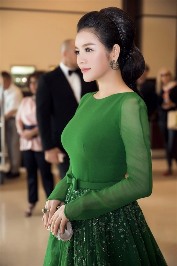 Lý nhã kỳ nói gì về angela phương trinh trên thảm đỏ cannes 2016 - 9