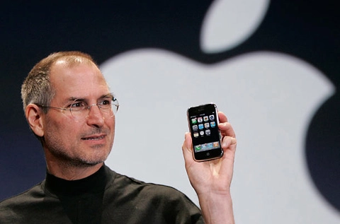 Mẫu iphone đầu tiên ra đời từ năm 2004 - 1