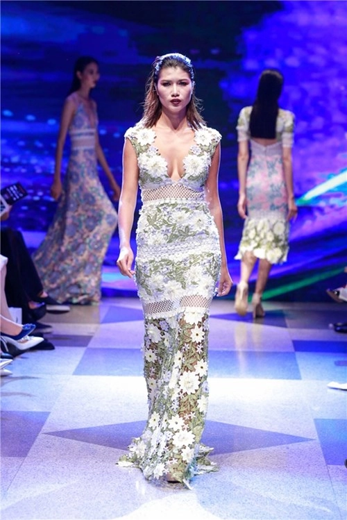 Mẫu nam giả nữ catwalk không hề kém cạnh thanh hằng - 29