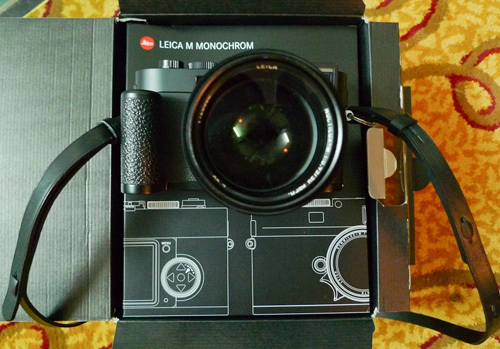 Máy ảnh đen trắng leica m-monochrom giá 195 triệu đồng - 1