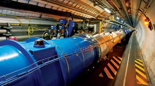 Máy gia tốc hạt lớn nhất thế giới tái khởi động sau hai năm - 1