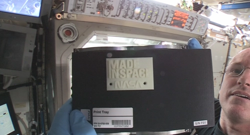 Máy in 3d in mẫu vật đầu tiên trên trạm vũ trụ - 1