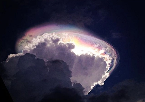 Mây ngũ sắc hiếm xuất hiện ở costa rica - 1