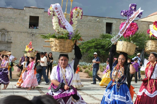 Mexico sôi động với lễ hội guelaguetza - 1