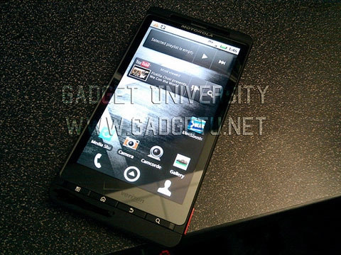 Motorola droid phiên bản xtreme có màn hình 43 inch - 1