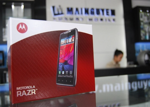 Motorola razr chính hãng lên kệ - 1