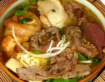 Nấu bún bò huế thế nào cho ngon - 1