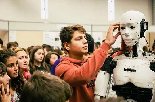 Người chế tạo robot in 3d trẻ nhất thế giới - 1