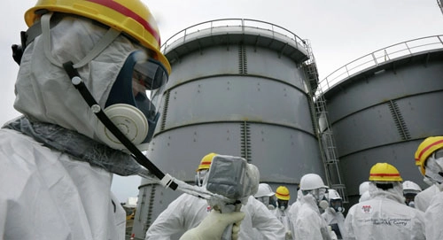 Nhật tính làm bốc hơi nước nhiễm xạ ở fukushima - 1