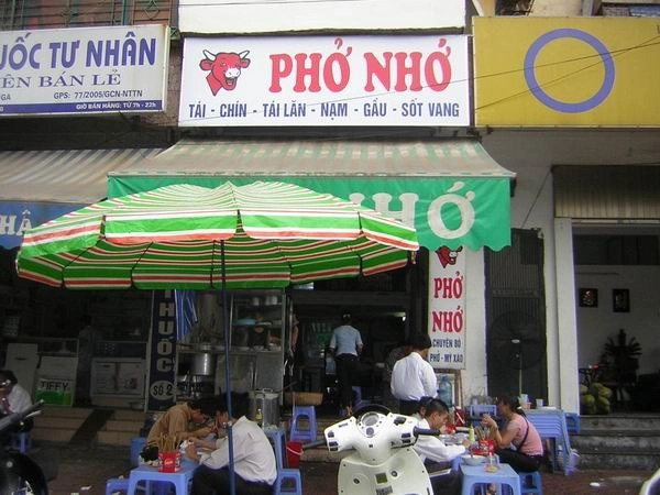 Những hàng phở nổi tiếng có tên độc khó quên ở hà nội - 3