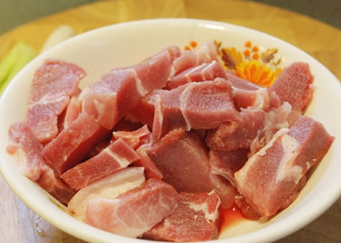 Những thực phẩm không nên nấu với thịt lợn - 1