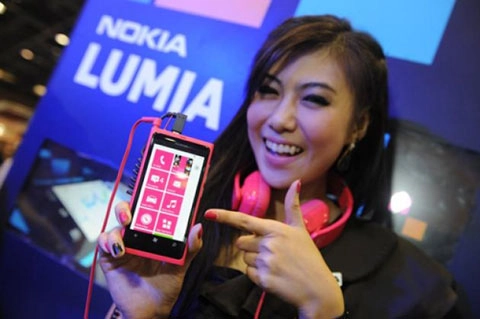 Nokia bán được một triệu điện thoại windows phone - 1